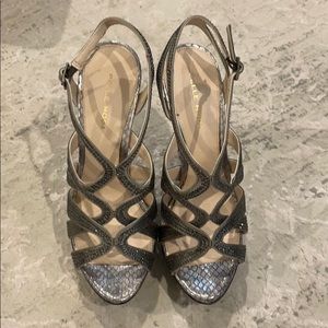 Pelle Moda Pewter Heels